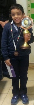 امیر پارسا تواضع قهرمان اولین دوره مسابقات جام دانش آموز