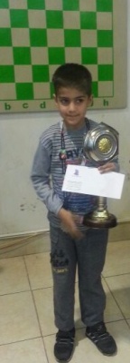 امیر پارسا تواضع قهرمان اولین دوره مسابقات جام دانش آموز